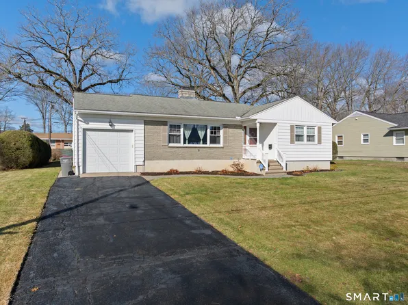 16 Phyllis Drive, Naugatuck, CT 06770