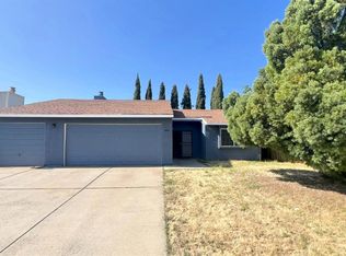 8685 Tiogawoods Dr, Sacramento, CA
