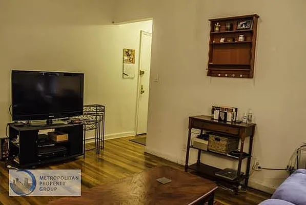 Sold by Metropolitan Property Group | media 23