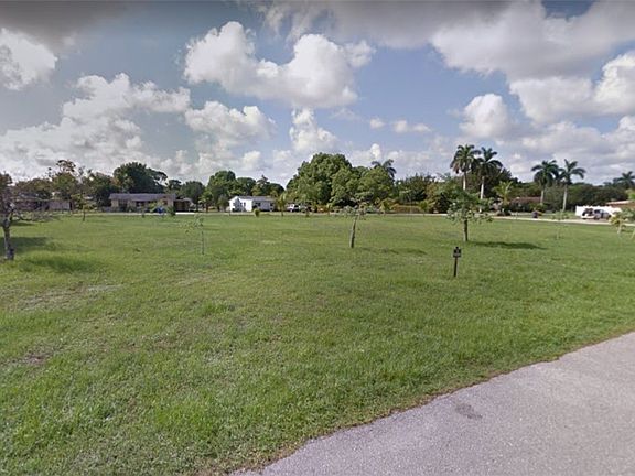 3rd image of E River Dr