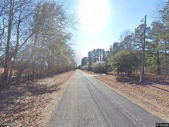 Exterior Neighborhood (street photo)