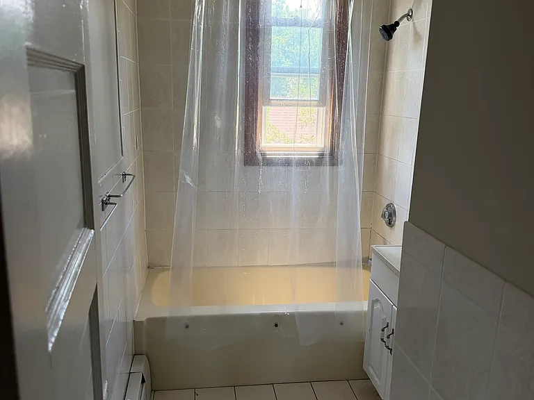 30 Farmington Ave #2 — Photo 10