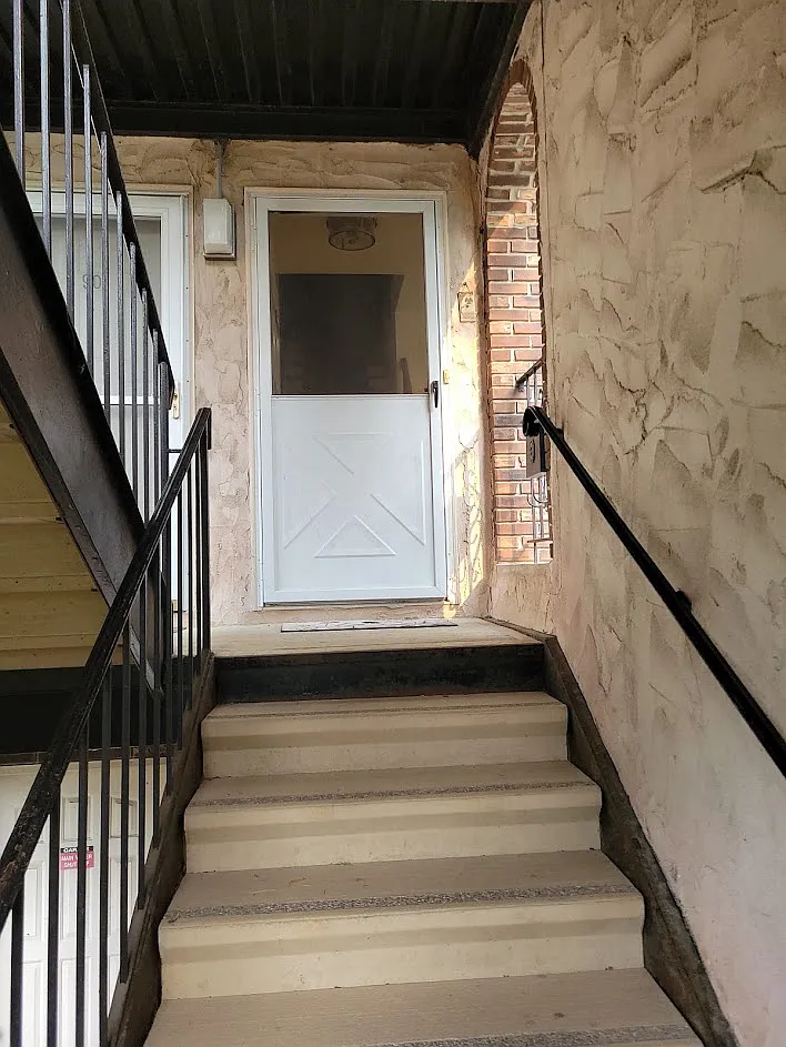 3 bed, 2.5 bath, 2068 sqft, $4,900 — Photo 3