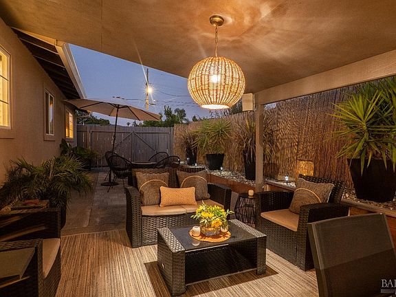 2nd image of 2055 Sommer Street