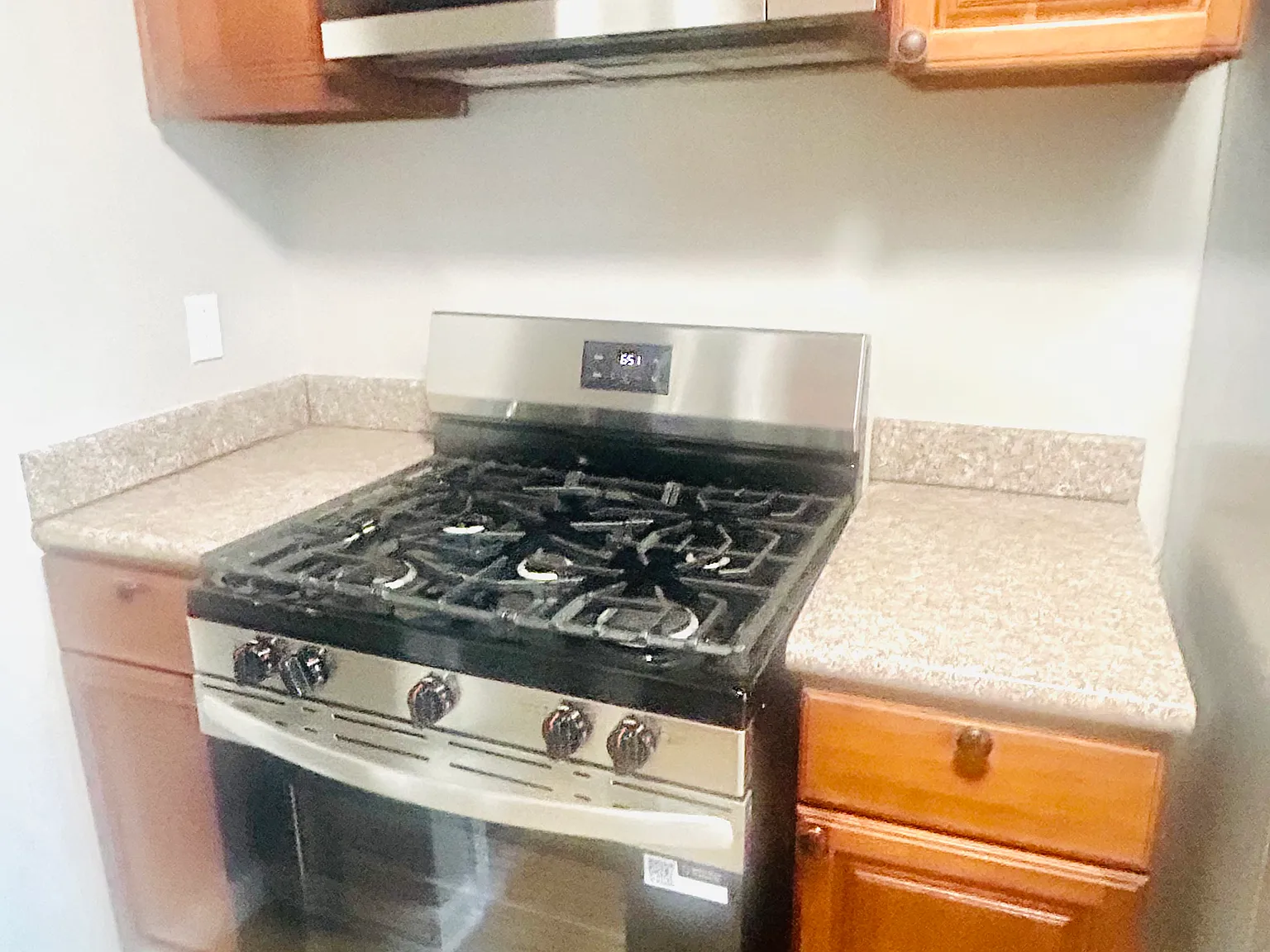 4 bed, 1328 sqft, $2,400 — Photo 2