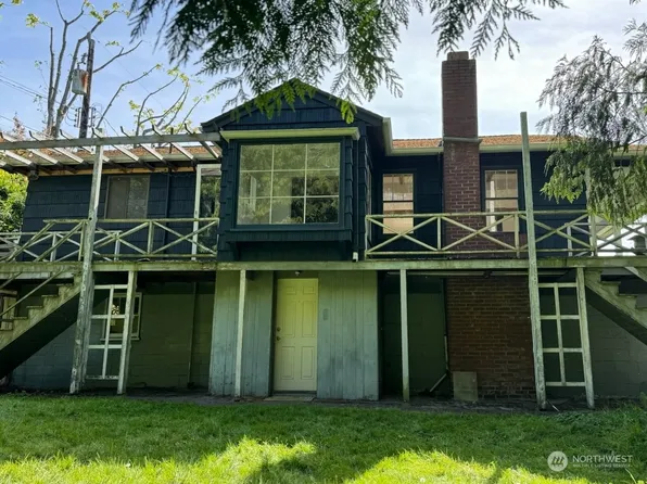 2367 Hughes Avenue SW, Seattle, WA 98116