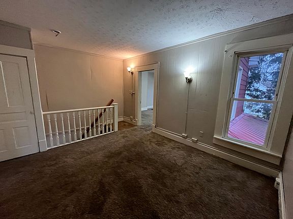 3rd image of 519 E Walnut St #519