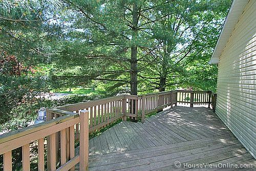 4th image of 626 Woodbine Pl