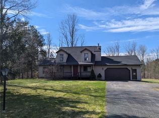 5 Pine Tree Ln, Phoenix, NY 13135