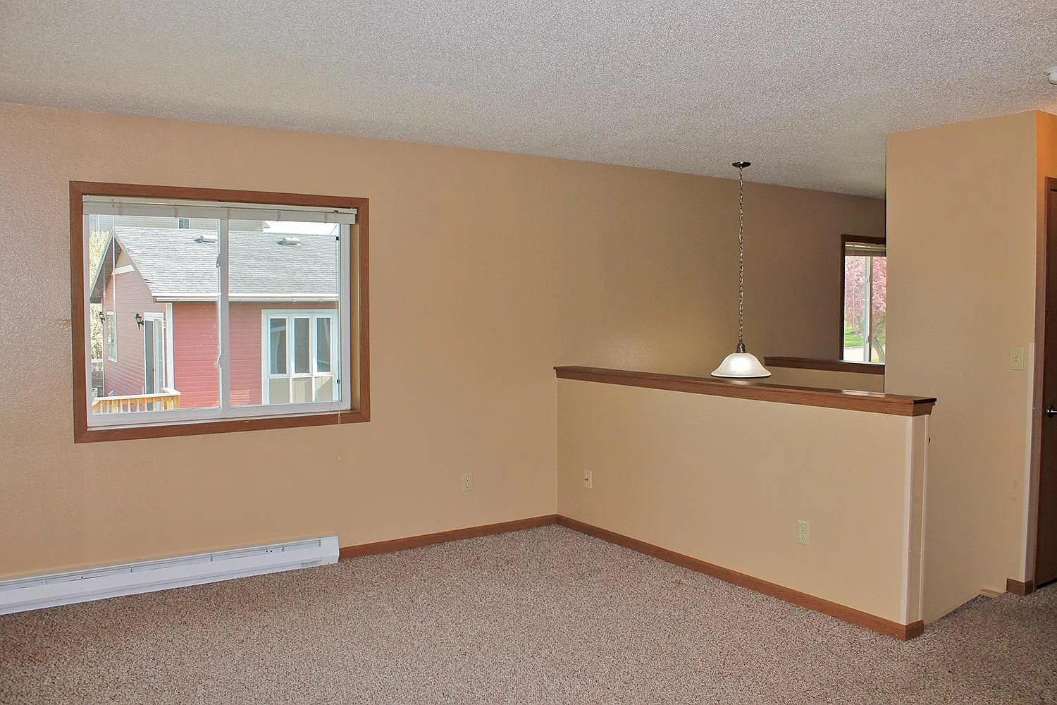 3 bed, 1100 sqft, $1,280 — Photo 4
