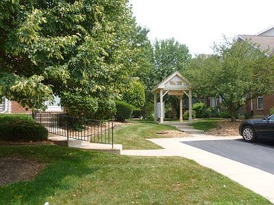2nd image of 18853 Vanderbilt Dr