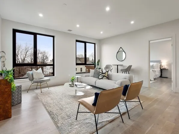 85 Myrtle St #106, Quincy, MA 02171