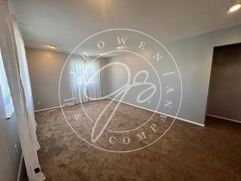 2300 Crystal Ave — Photo 4