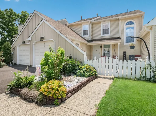 1712 Fredendall Cir, Southampton, PA 18966