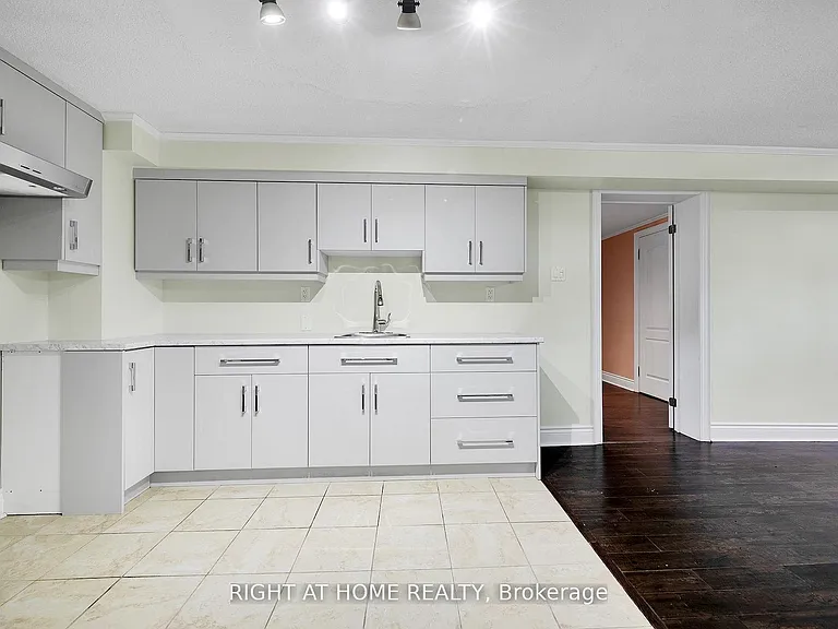 50 Wall Ave #BASEMENT — Photo 10