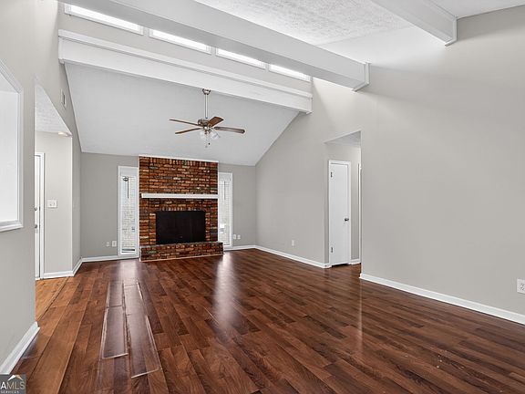 5th image of 1004 Fairview Rd