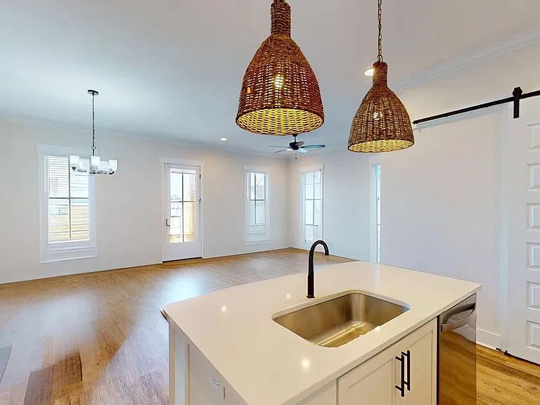 202 Northlake St — Photo 30
