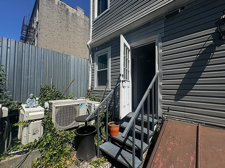 1867 Bleecker St #1L — Photo 12