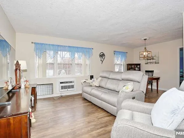 550 Fairview Ave APT 308, Westwood, NJ 07675