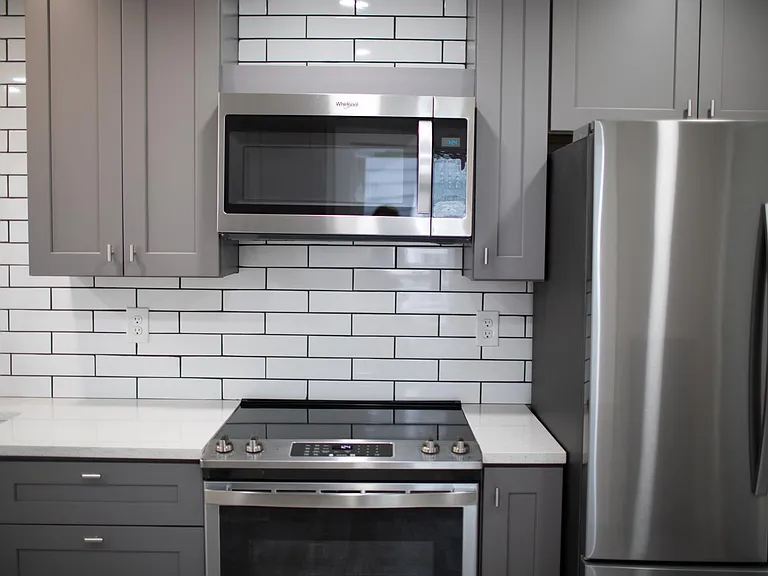 382 Enota Pl SW — Photo 9