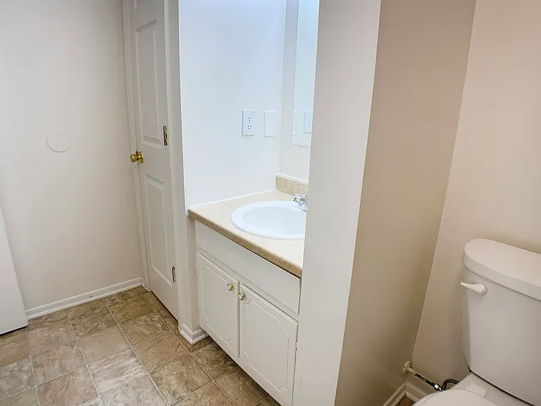 Oakwood Apartments — Photo 56