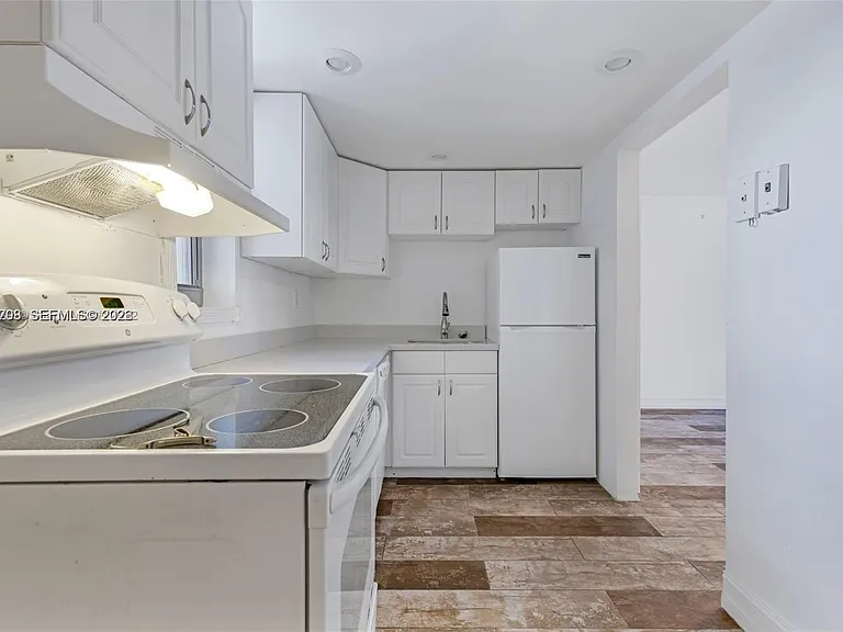 1674 Bay Rd #302 — Photo 8