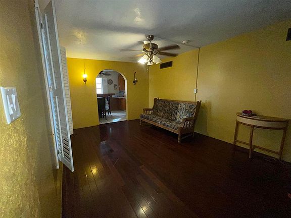 3rd image of 1826 W 18th St