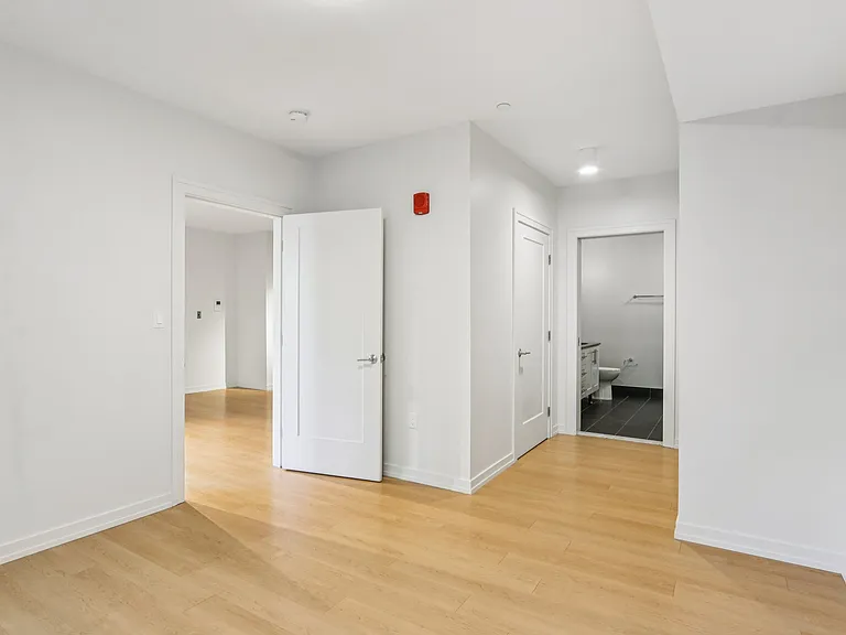 Park77 Apartments — Photo 62