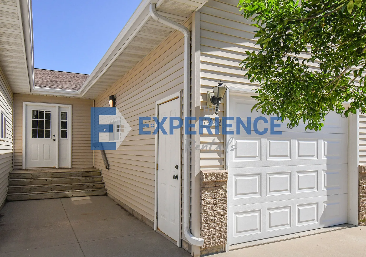 Comfortable 3-Bedroom Condo in Brandon Available Now! — Photo 1