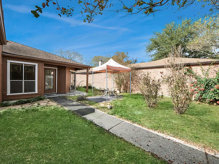 17003 Amidon Dr — Photo 5