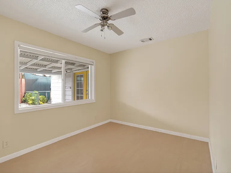 259 Gloria Dr — Photo 15