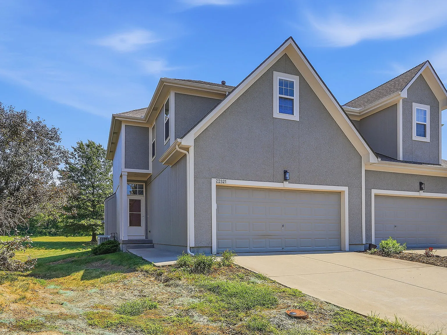 3 bed, 2.5 bath, 1664 sqft, $2,473 — Photo 1