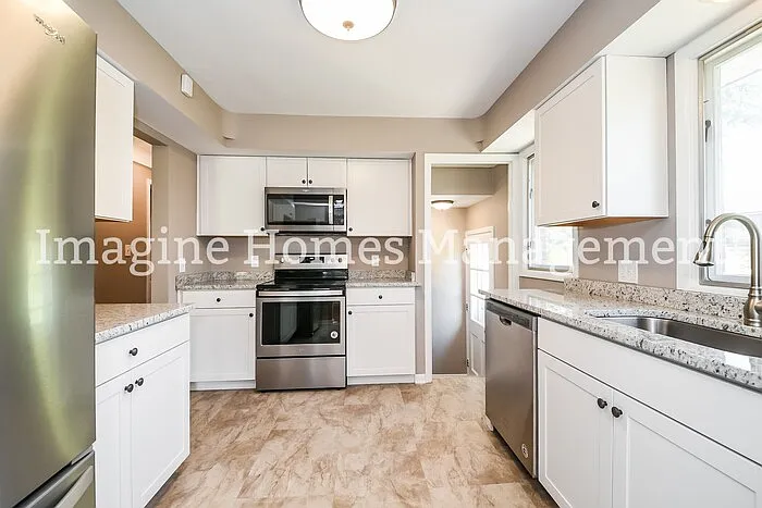 2900 Dale Ave — Photo 6