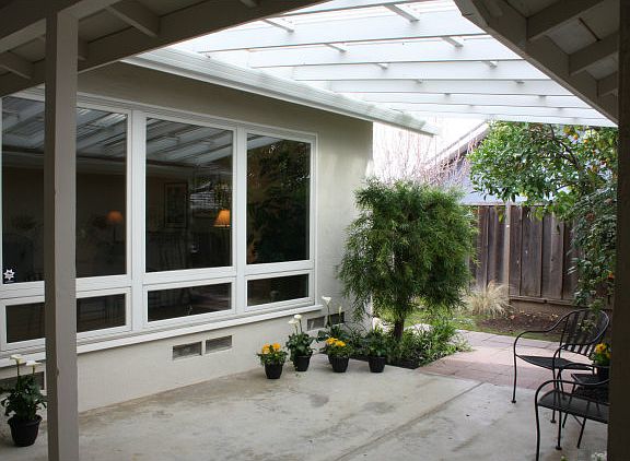 3rd image of 771 Holbrook Pl