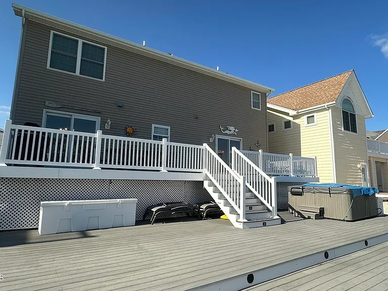 59 Weaver Dr — Photo 2
