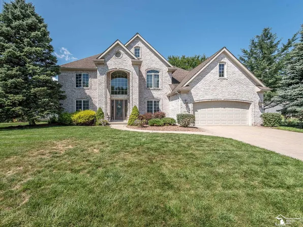 9217 Castlebury Dr, Temperance, MI 48182