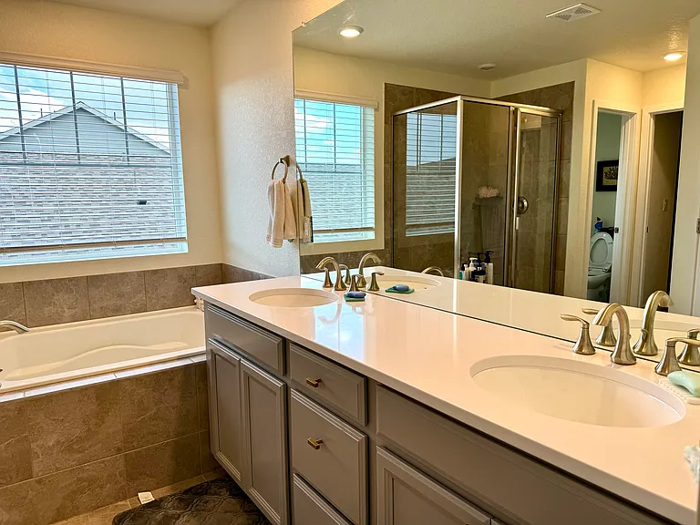 930 Compass Dr — Photo 38