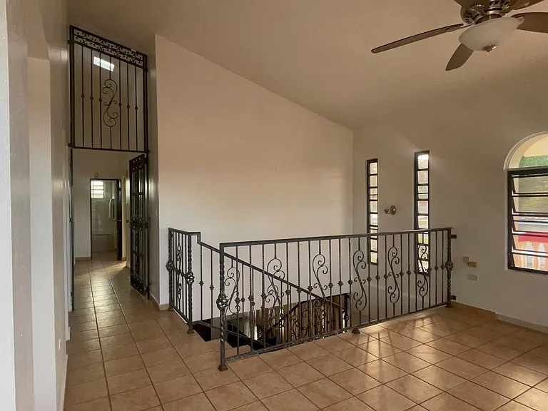Sierra Bayamon Calle 84 Bloque #97-no 13 — Photo 4