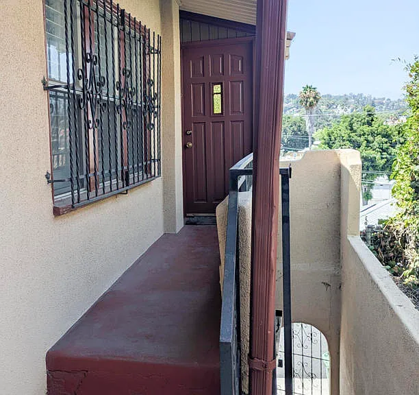 1 Waverly Dr — Photo 5