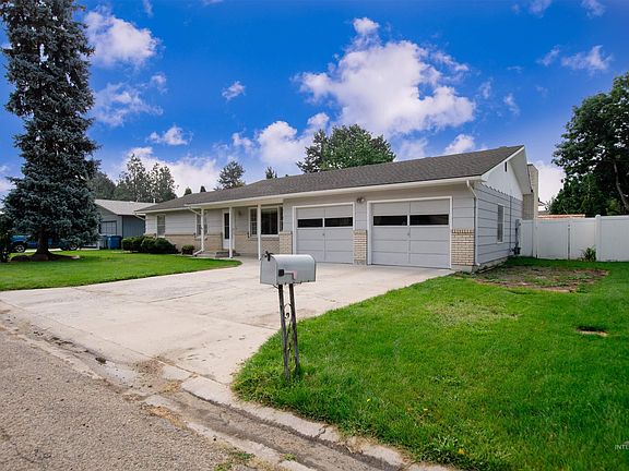 3rd image of 715 Winther Blvd