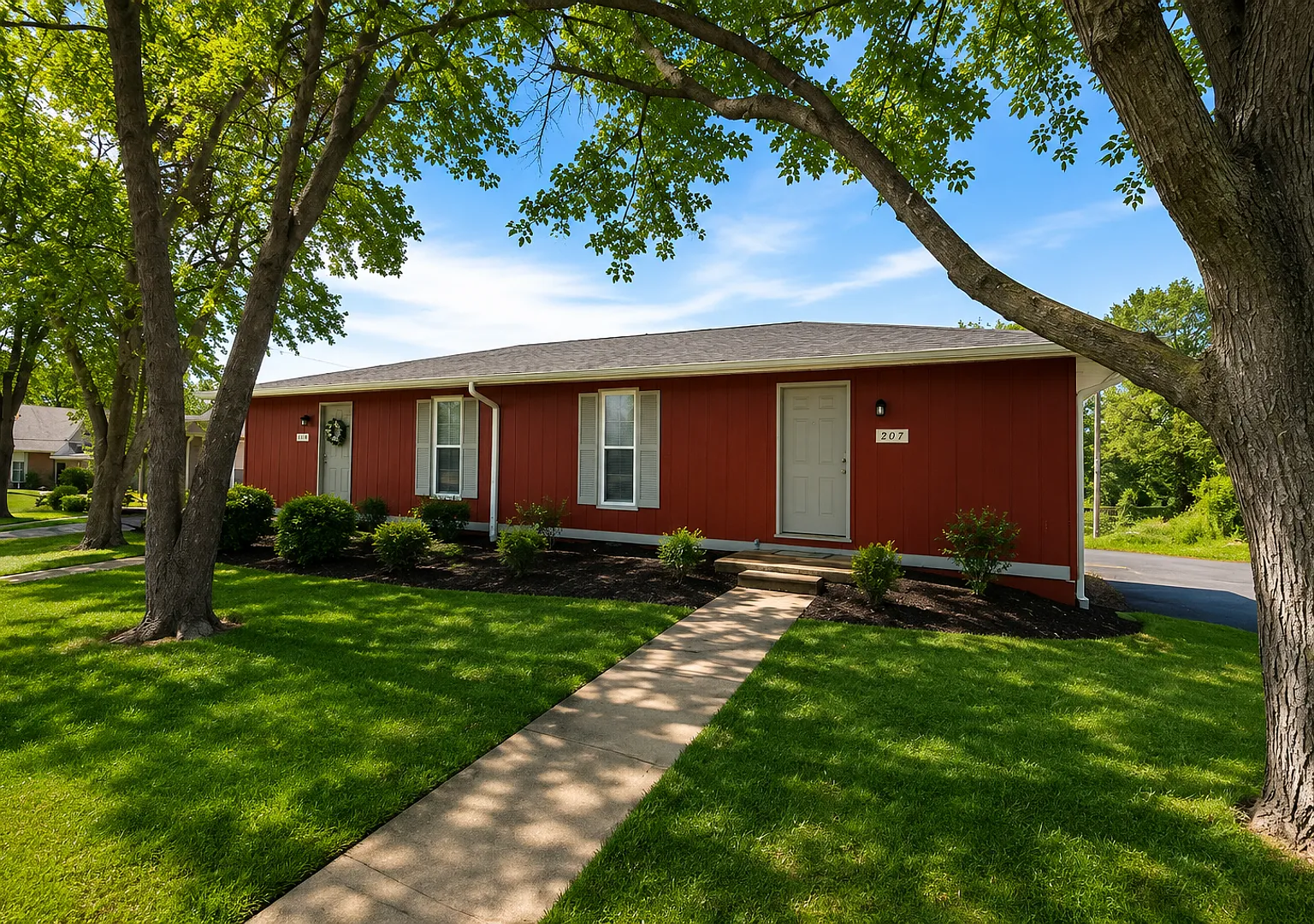 Stonegate Complex -- Fully Furnished and Utilities Included! — Photo 1