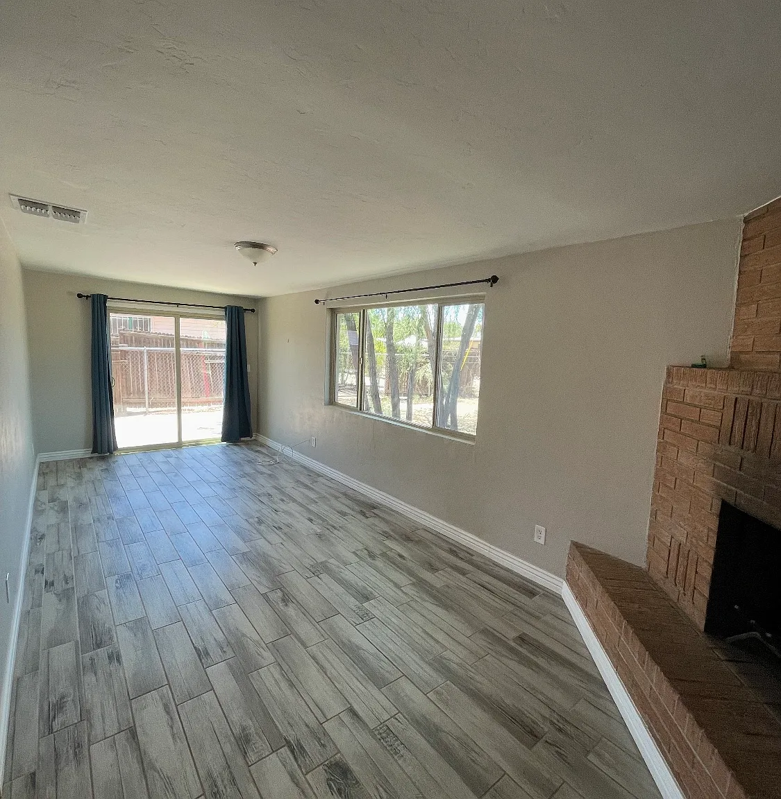 6426 E Duke Dr — Photo 3
