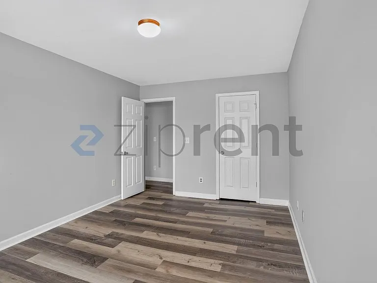 118 Meeting Place Rd — Photo 20