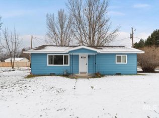110 E 3rd St N, Middleton, ID 83644