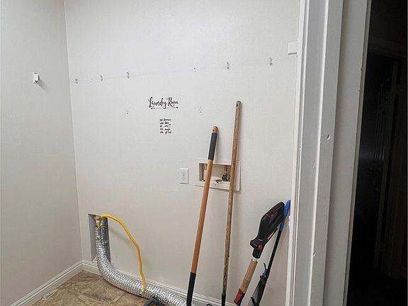 3rd image of 13745 Bayberry St