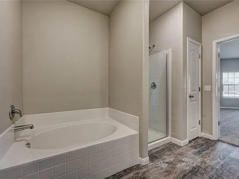 1616 Maroon Dr — Photo 4