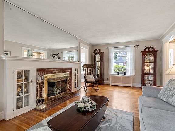 3rd image of 20 Rowe St
