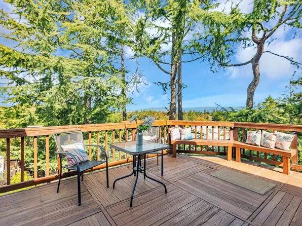 10055 Crescent Rd, Cupertino, CA 95014