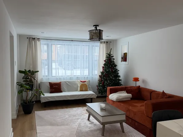 4845 W Roscoe St #P, Chicago, IL 60641