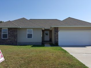 2797 Neosho Heights Cir, Neosho, MO 64850